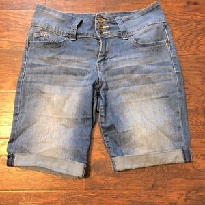 🚨 Close out item/ best offer / Bermuda Jean Shorts